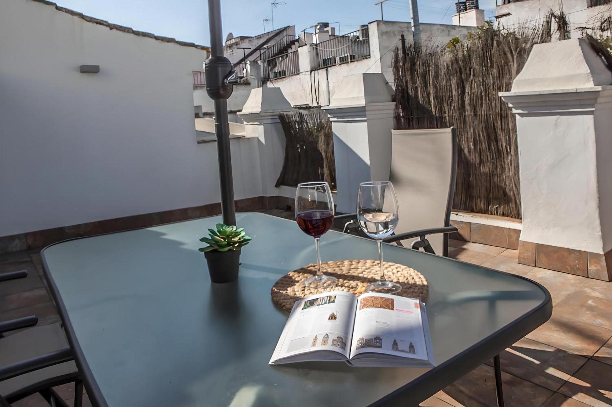 Malhara Apartment Севиля Екстериор снимка