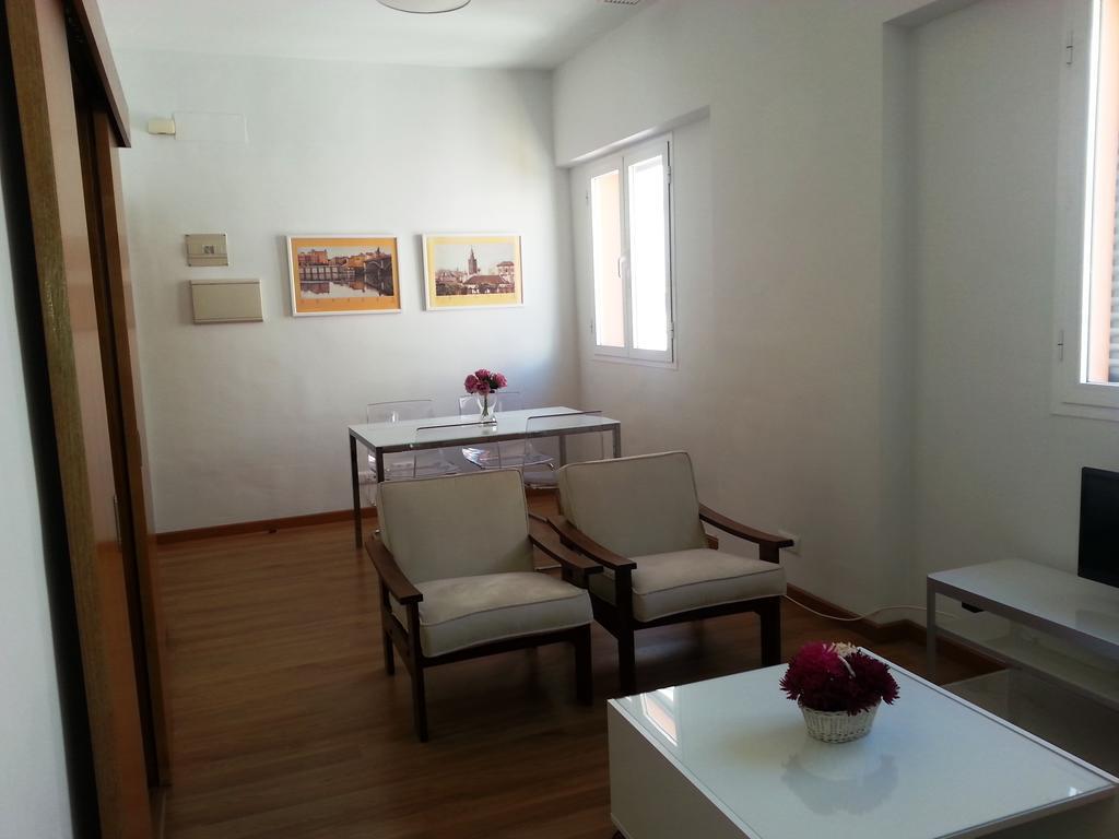 Malhara Apartment Севиля Екстериор снимка