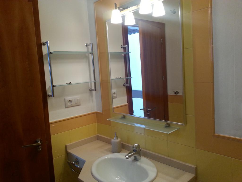 Malhara Apartment Севиля Екстериор снимка